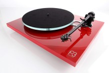 Platine vinyle REGA PLANAR 3 rouge dessus / AUDIO HARMONIA Bordeaux