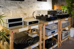 Lecteurs réseau LINDEMANN SOURCE II et NETWORK II, lecteurs réseau LINN SELEKT CLASSIC et EDITION, ampli AYON SPIRIT V chez AUDIO HARMONIA à Bordeaux Bouliac
