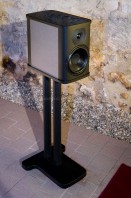 Enceinte WILSON BENESCH PRECISION P1.0 côté / AUDIO HARMONIA Bordeaux